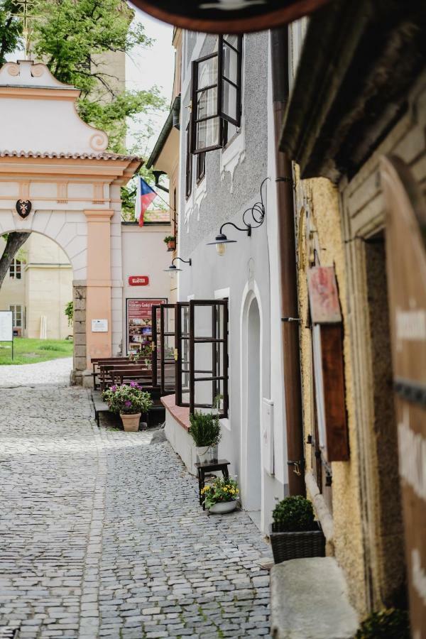 Monastery Garden Bistro & Rooms Cesky Krumlov Exterior photo